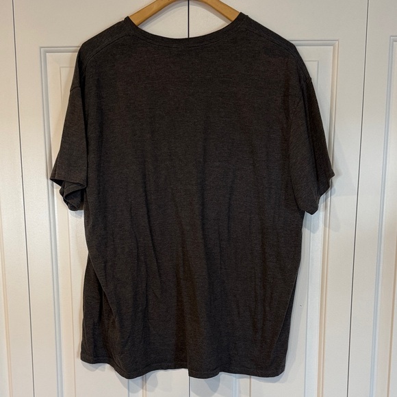 Pink Floyd Charcoal Tee with Rainbow Graphic - Picture 4 of 8